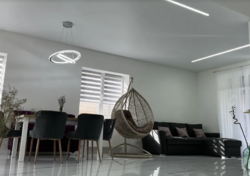 ������ 2 ����������� ������� � ������� �� 5 �����, 228 ��. �, 4 ������ (3 �������+ ����) ���� 1