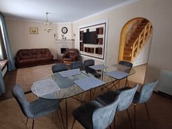 Продаж 2 поверхового будинку з ділянкою на 8 соток, 120 кв. м, 4 кімнати, на вул. Праведників світу фото 3 Продаж 2 поверхового будинку з ділянкою на 8 соток, 120 кв. м, 4 кімнати, на вул. Праведників світу фото 3