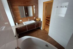 Продаж 2 поверхового будинку з ділянкою на 8 соток, 120 кв. м, 4 кімнати, на вул. Праведників світу фото 15 Продаж 2 поверхового будинку з ділянкою на 8 соток, 120 кв. м, 4 кімнати, на вул. Праведників світу фото 15