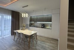 ������ 2 ����������� �������� � ������� �� 3.7 �����, 134.11 ��. �, 3-� ��. ������������� ���� 9