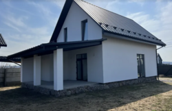 Продаж 2 поверхового будинку з ділянкою на 5 соток, 130 кв. м, вул. Головна фото 1 Продаж 2 поверхового будинку з ділянкою на 5 соток, 130 кв. м, вул. Головна фото 1
