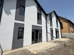 Продаж 2 поверхового таунхауса з ділянкою на 2.2 сотки, 110 кв. м. фото 2 Продаж 2 поверхового таунхауса з ділянкою на 2.2 сотки, 110 кв. м. фото 2