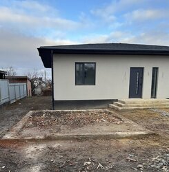 Продаж 1 поверхового будинку з ділянкою на 6 соток, 118 кв. м, 3 кімнати, на 1-й пров. Вишневий фото 2 Продаж 1 поверхового будинку з ділянкою на 6 соток, 118 кв. м, 3 кімнати, на 1-й пров. Вишневий фото 2