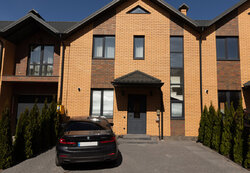 Продаж 2 поверхового таунхауса з ділянкою на 1.55 сотки, 90 кв. м фото 1 Продаж 2 поверхового таунхауса з ділянкою на 1.55 сотки, 90 кв. м фото 1