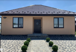 Продаж 1 поверхового будинку з ділянкою на 6 соток, 90 кв. м, 2 кімнати, на вул. Липова фото 1 Продаж 1 поверхового будинку з ділянкою на 6 соток, 90 кв. м, 2 кімнати, на вул. Липова фото 1