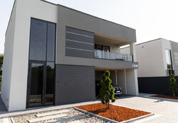 Продаж 2 поверхового будинку з ділянкою на 5 соток, 180 кв. м, 3 кімнати, на вул. Мирна фото 2 Продаж 2 поверхового будинку з ділянкою на 5 соток, 180 кв. м, 3 кімнати, на вул. Мирна фото 2