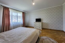 Продаж будинку з гаражем і ділянкою на 13.5 сотки, вул. Незалежна фото 13 Продаж будинку з гаражем і ділянкою на 13.5 сотки, вул. Незалежна фото 13