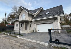 Продаж 2 поверхового будинку з гаражем і ділянкою на 5 соток, 250 кв. м, 5 кімнат, на вул. Синьоводська фото 1 Продаж 2 поверхового будинку з гаражем і ділянкою на 5 соток, 250 кв. м, 5 кімнат, на вул. Синьоводська фото 1