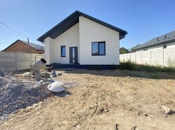 Продаж 1 поверхового будинку з опаленням і ділянкою на 5 соток, 95 кв. м, 3 кімнати, на вул. Незалежності фото 1 Продаж 1 поверхового будинку з опаленням і ділянкою на 5 соток, 95 кв. м, 3 кімнати, на вул. Незалежності фото 1