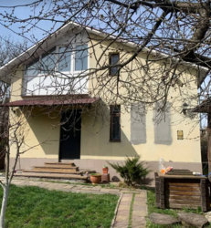 ������ 2 ����������� ������� � ������� �� 411 ��. �., 65 ��. �, 3 ������, �� ���. ������������ ���� 1