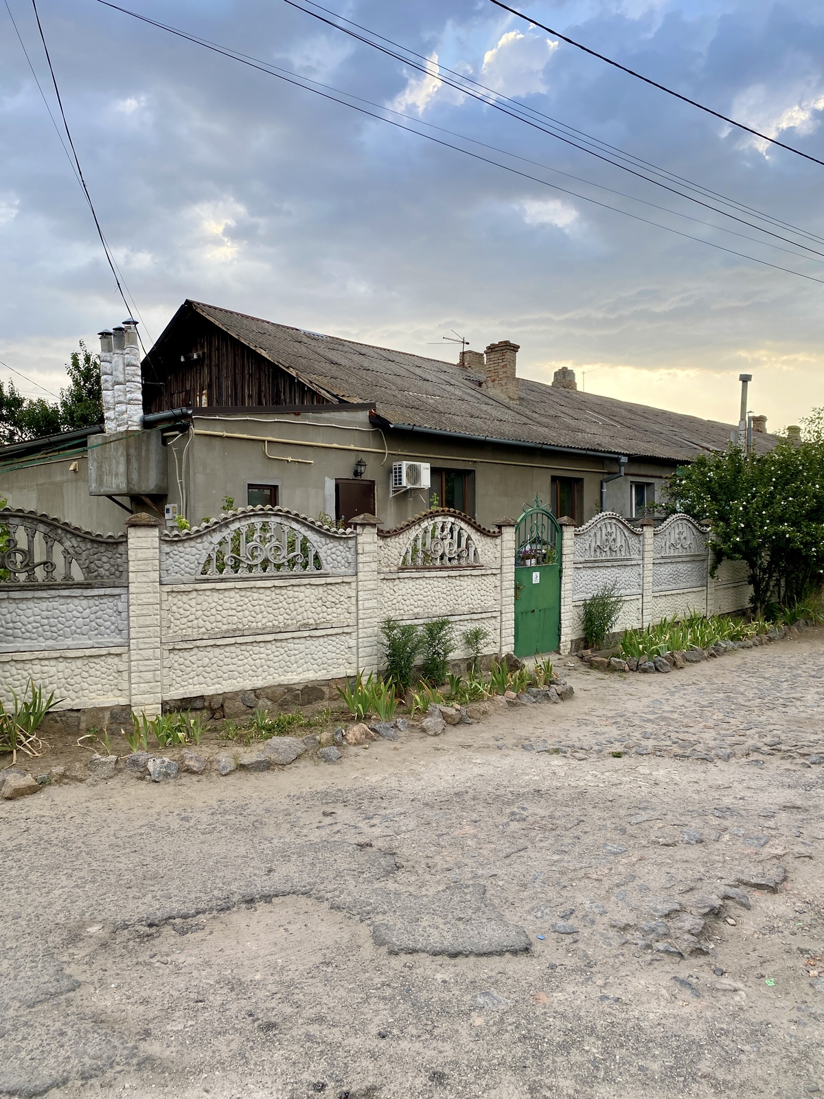Продається частина будинку з ремонтом та земельною ділянкою — вул. Бузька фото 1 Продається частина будинку з ремонтом та земельною ділянкою — вул. Бузька фото 1