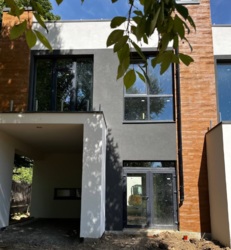 Таунхаус з двома терасами та басейном на березі озера фото 16 Таунхаус з двома терасами та басейном на березі озера фото 16