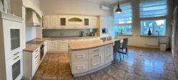   3202         Mont chalet!.  10