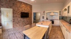   3202         Mont chalet!.  4