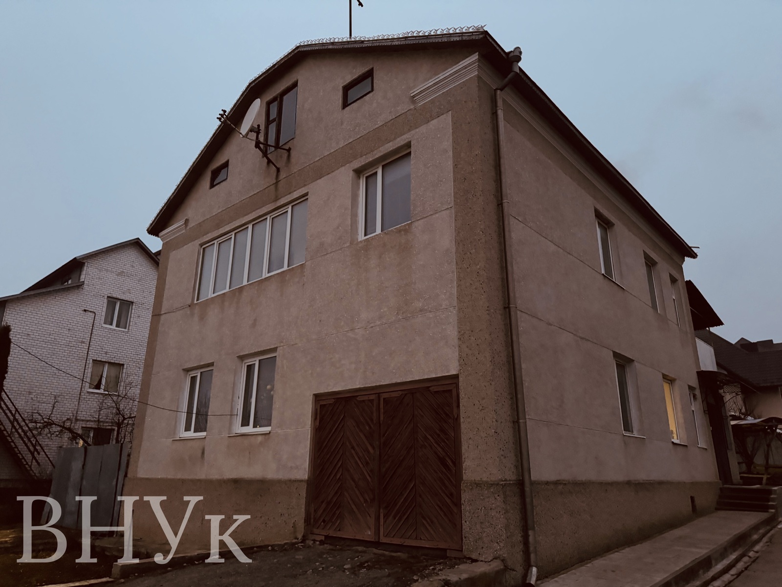 Продам двоповерховий будинок у центрі села Біла фото 1 Продам двоповерховий будинок у центрі села Біла фото 1