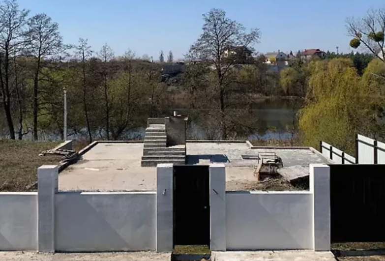 Продаю 2 поверховий дім з ділянкою на 10 соток, 300 кв. м, 6 кімнат, Берегова вулиця, район Старе місто, Вінниця фото 1 Продаю 2 поверховий дім з ділянкою на 10 соток, 300 кв. м, 6 кімнат, Берегова вулиця, район Старе місто, Вінниця фото 1