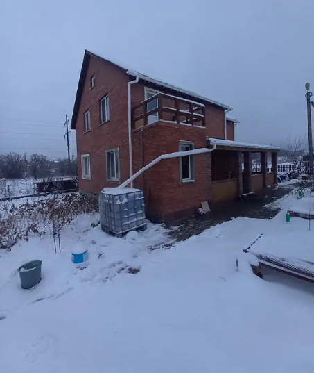 Продаж 2 поверхового будинку з гаражем 120 кв. м, 4 кімнати, на вул. Івасюка 21 фото 1 Продаж 2 поверхового будинку з гаражем 120 кв. м, 4 кімнати, на вул. Івасюка 21 фото 1