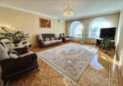 Продаж 3 поверхового будинку веранда і ділянкою на 10 соток, 326 кв. м, 6 кімнат фото 3 Продаж 3 поверхового будинку веранда і ділянкою на 10 соток, 326 кв. м, 6 кімнат фото 3