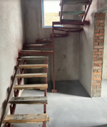 ������ 2 ����������� ������� � ������� �� 5.5 ��. �., 109.7 ��. �, 4 ������ ���� 4