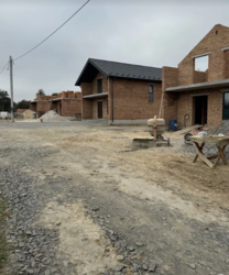 ������ 2 ����������� ������� � ������� �� 5.5 ��. �., 109.7 ��. �, 4 ������ ���� 2