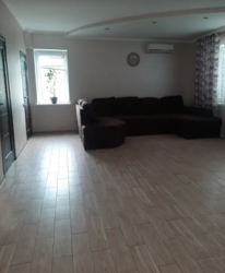 Продаж 2 поверхового будинку з балконом і ділянкою на 7 соток, 213 кв. м, 4 кімнати, на вул. Подільська фото 4 Продаж 2 поверхового будинку з балконом і ділянкою на 7 соток, 213 кв. м, 4 кімнати, на вул. Подільська фото 4