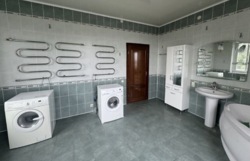 ������ 2 ����������� ������� � ������� � ������� �� 10 �����, 370 ��. �, 6 �����, �� ���. ����� ���� 8