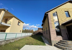 Продаж частини будинку на вул. Молодіжна, 2 кімнати фото 1 Продаж частини будинку на вул. Молодіжна, 2 кімнати фото 1