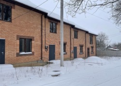 ������ 2 ����������� ��������� � ������� �� 1.5 �����, 78 ��. �, 2 ������ ���� 4