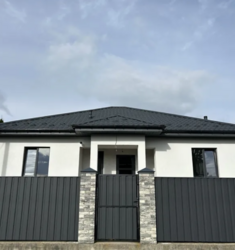 Продаж 1 поверхового будинку з ділянкою на 5 соток, 132 кв. м, 3 кімнати, на вул. Миру фото 1 Продаж 1 поверхового будинку з ділянкою на 5 соток, 132 кв. м, 3 кімнати, на вул. Миру фото 1