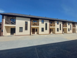 ������ 2 ����������� ������� � ������� � ������� �� 1.5 �����, 120 ��. �, 4 ������, �� ����. ������ ���� 1