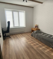 ������ 2 ����������� �������� � ������� �� 2.5 �����, 90 ��. �, 3 ������, �� ���. �������� ������ ���� 5