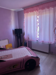 ������ 2 ����������� ������� � ����� � ������� �� 4 �����, 100 ��. �, 4 ������ ���� 8