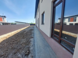 ������ 2 ����������� ������� � ������� � ������� �� 1.5 �����, 120 ��. �, 4 ������, �� ����. ������ ���� 8