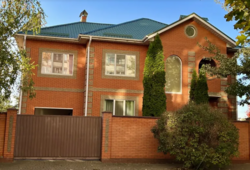 Продаж 3 поверхового будинку веранда і ділянкою на 10 соток, 326 кв. м, 6 кімнат фото 1 Продаж 3 поверхового будинку веранда і ділянкою на 10 соток, 326 кв. м, 6 кімнат фото 1