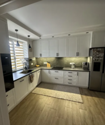 ������ 3 ����������� ������� � ������� � ������� �� 5 �����, 220 ��. �, 4 ������, �� ���. ��������� ���� 1