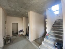 Чудовий будинок на вул.Дніпровські пороги! фото 15 Чудовий будинок на вул.Дніпровські пороги! фото 15