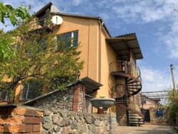 Будинок під ремонт на Сонячному фото 1 Будинок під ремонт на Сонячному фото 1