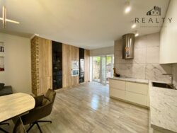 Продаж двоповерхового будинку з гаражем фото 3 Продаж двоповерхового будинку з гаражем фото 3