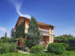 Будинок в районі Ренесансу фото 1 Будинок в районі Ренесансу фото 1