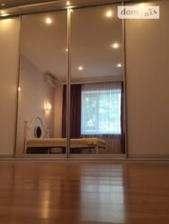 Великий будинок в центрі міста фото 11 Великий будинок в центрі міста фото 11