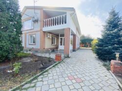 Двоповерховий будинок у районі Метро фото 1 Двоповерховий будинок у районі Метро фото 1