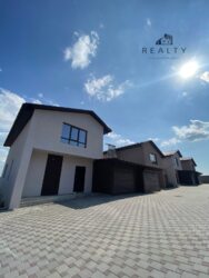 Котедж в закритому містечку біля Амстору (Бабурка) фото 1 Котедж в закритому містечку біля Амстору (Бабурка) фото 1