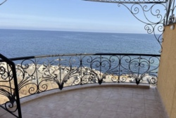 Будинок на березі моря фото 1 Будинок на березі моря фото 1