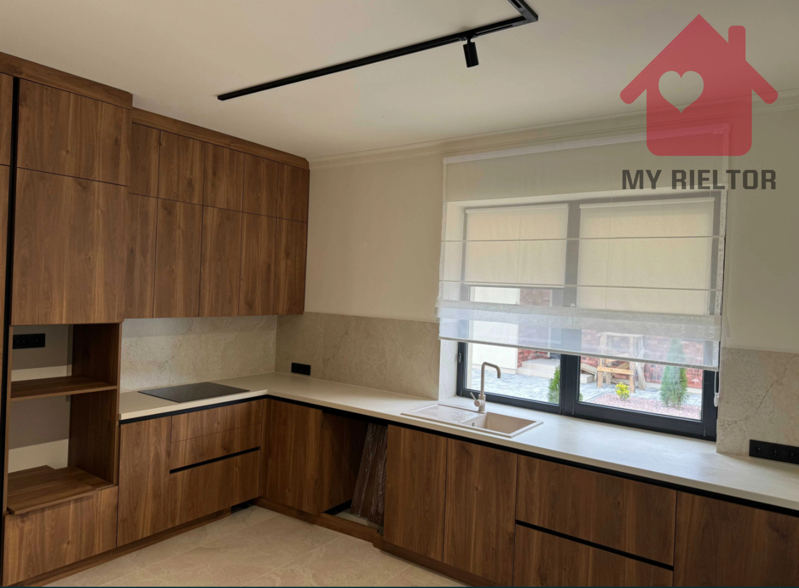 Продаж чудового котеджу в Минаї! фото 1 Продаж чудового котеджу в Минаї! фото 1