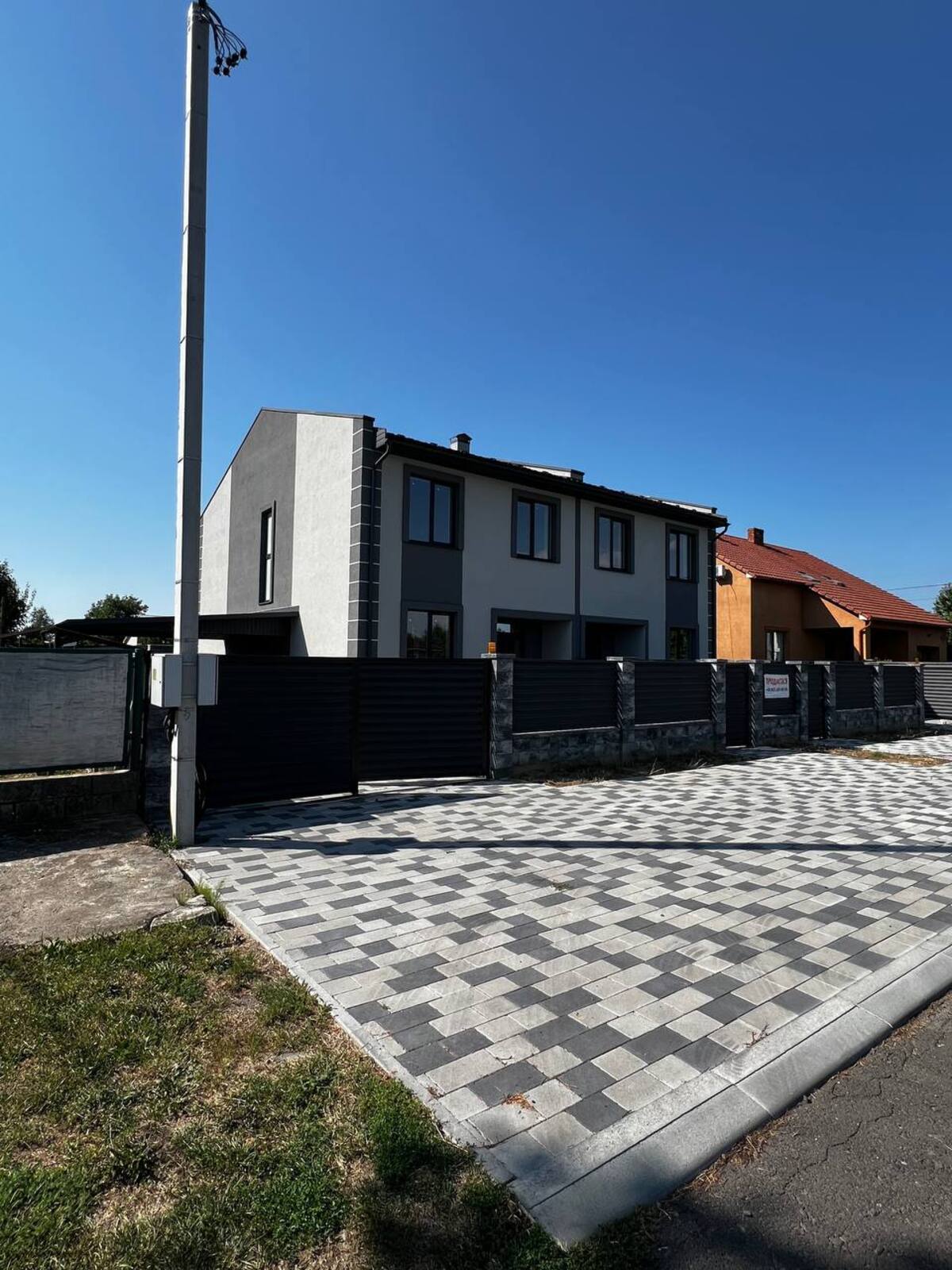 Продаж сучасного 2-поверхового таунхауса з ділянкою в Павшино! фото 1 Продаж сучасного 2-поверхового таунхауса з ділянкою в Павшино! фото 1