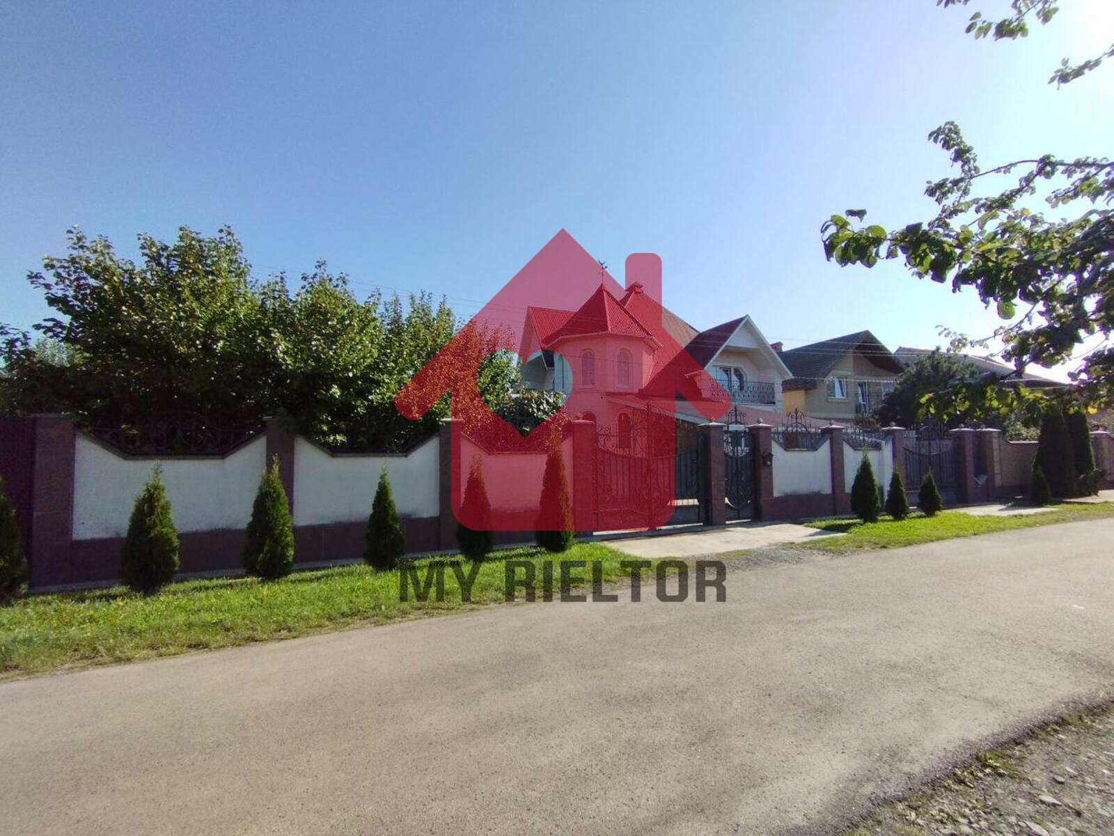 Продаж просторого будинку! фото 1 Продаж просторого будинку! фото 1