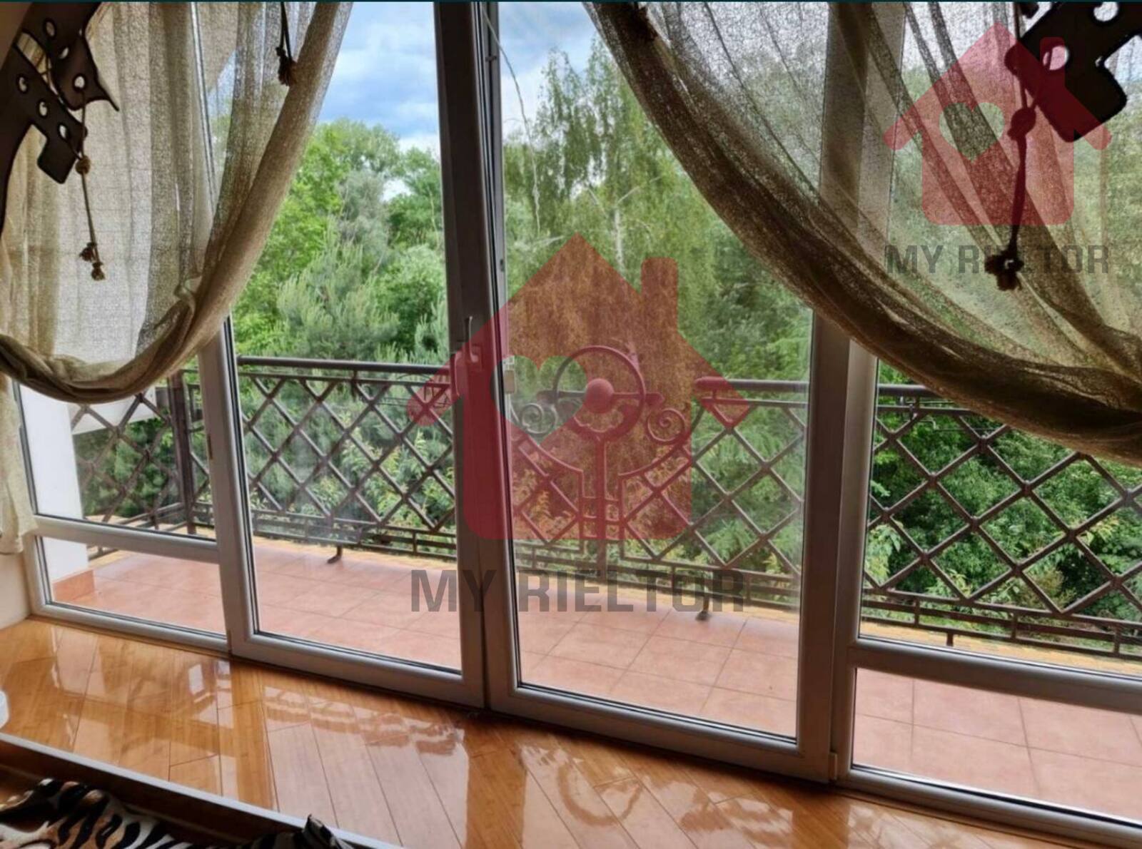 Продаж будинку на Набережній! фото 1 Продаж будинку на Набережній! фото 1