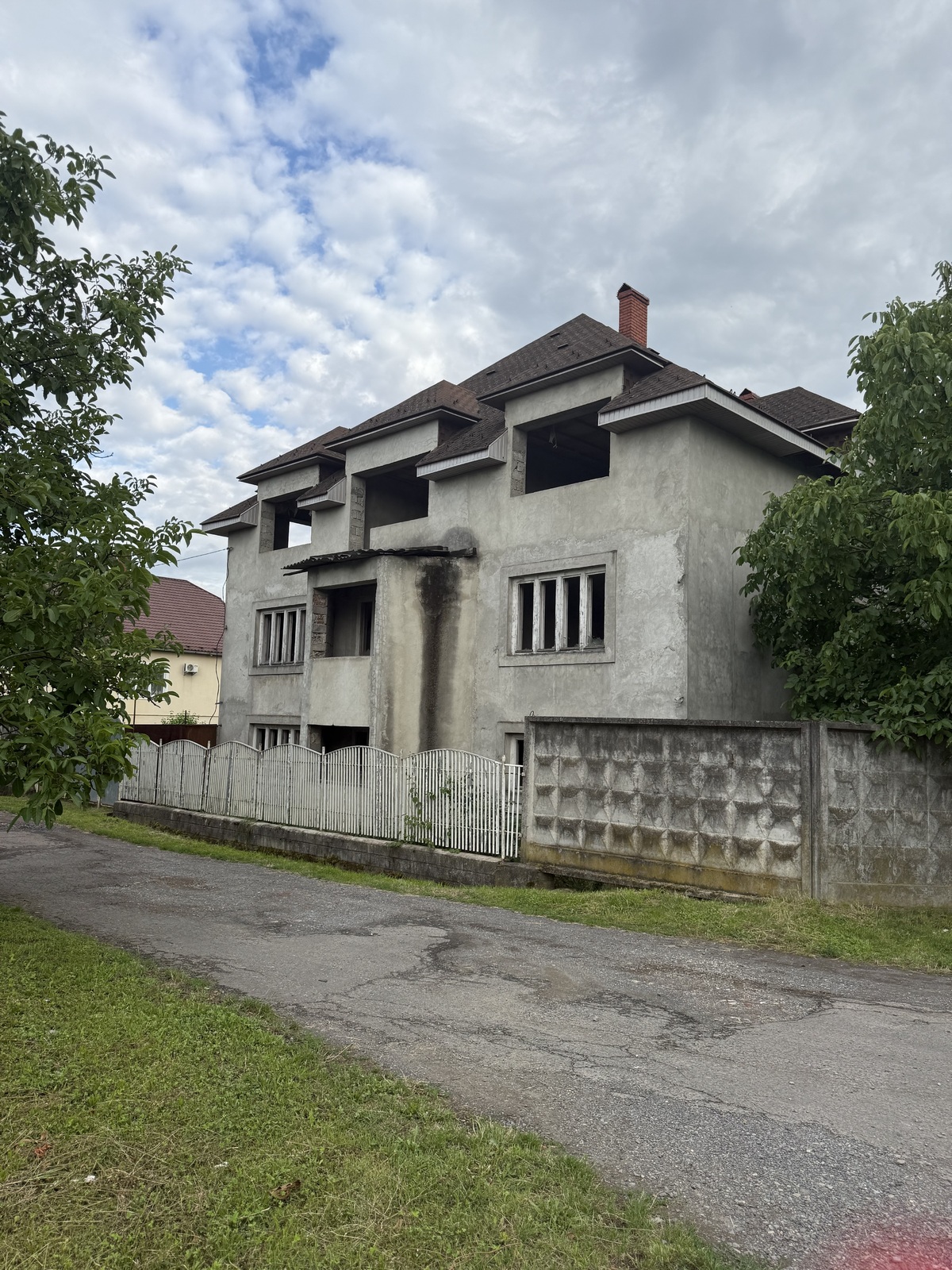 Продається недобудований будинок з 30 сот землі фото 1 Продається недобудований будинок з 30 сот землі фото 1