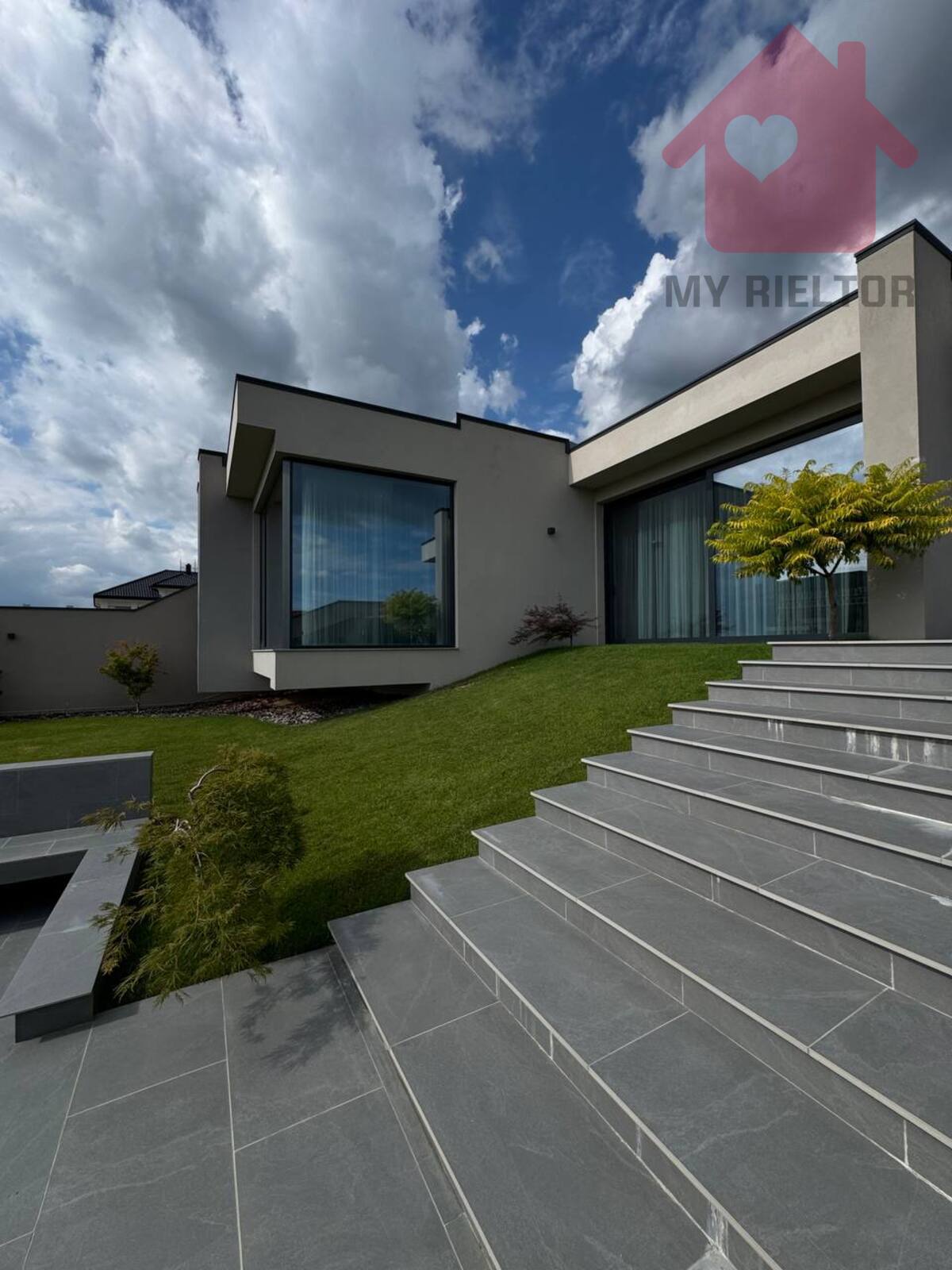 Продаж будинку з панорамним видом! фото 1 Продаж будинку з панорамним видом! фото 1