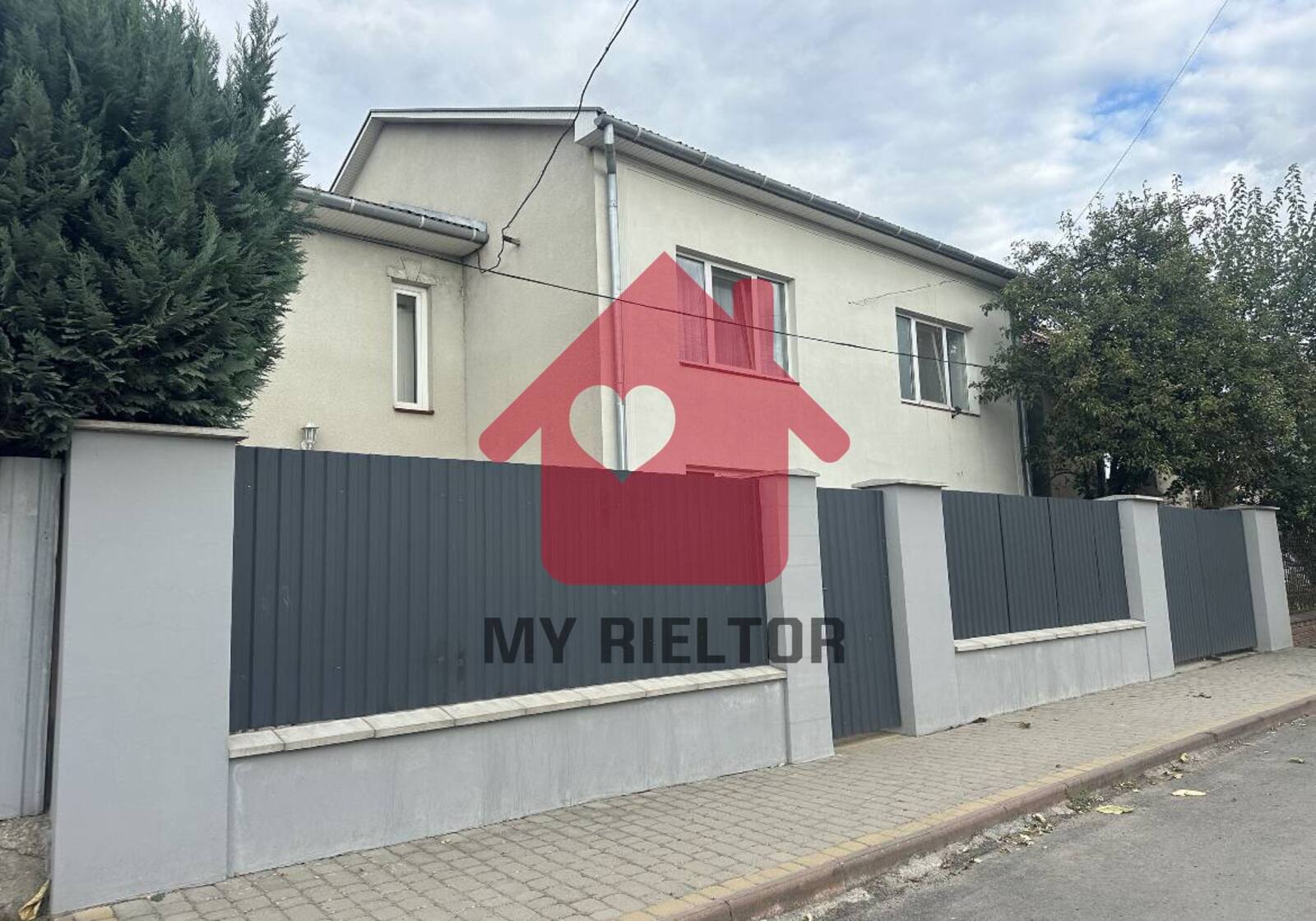 Продаж будинку в центральній частині міста! фото 1 Продаж будинку в центральній частині міста! фото 1